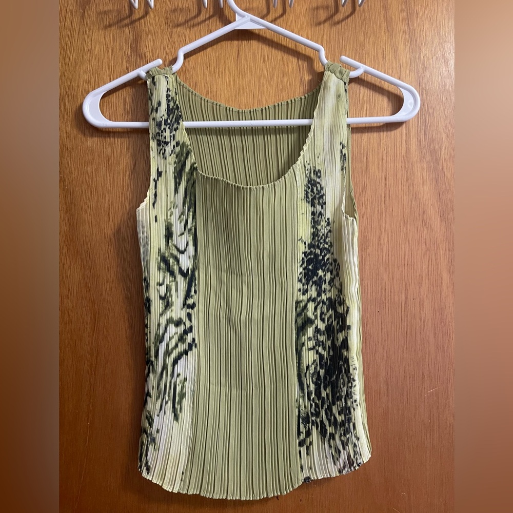 Stylish Green Pleated Women's Top